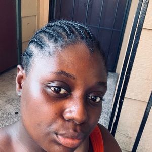 Meet your Posher, Caroline